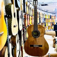 گیتار کوردوبا ۳/۴ اسپانیایی ( خرید فروش معاوضه )