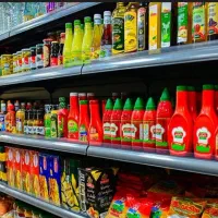 استخدام فروشنده در سوپرمارکت