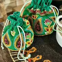 دوخت انواع پته مفشورومیزی تابلو