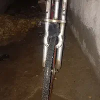 دوچرخه|دوچرخه، اسکیت، اسکوتر|خاش, |دیوار