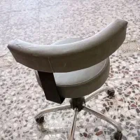 صندلی گردان سالم