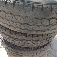 لاستیک وانت مزدا بالا ۵۰ در صد کاملا سالم