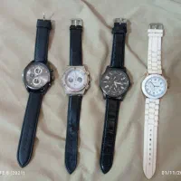 چهار عدد ساعت نو سالم مفت