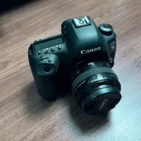 دوربین کانن 5d mark4 //لنز 50mm /f1/4