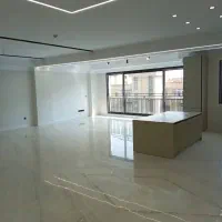 ۱۳۵ متر نوساز کلید نخورده تک‌واحدی ۲پارکینگ سندی