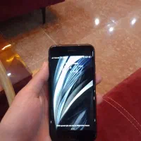 ایفون se
