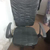 میز کامپیوتر با صندلی چرخان در حد نو