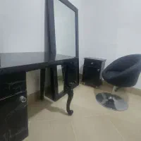 اینه و میز و صندلی ارایشگاه|آرایشگاه و سالنهای زیبایی|گرگان, |دیوار