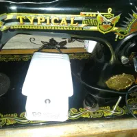 چرخ خیاطی مشکی در حد عالی|چرخ خیاطی و ریسندگی|سمیرم, |دیوار