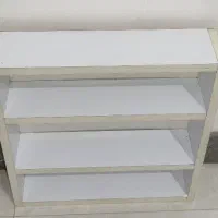 یک عدد استند لاک تمیز و سالم