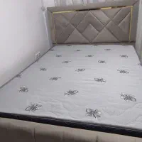 تخت خواب دو نفره همراه با تشک رویال