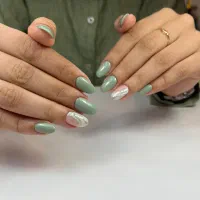 آف آموزش کاشت ناخن