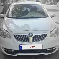 بریلیانس ۳۳۰