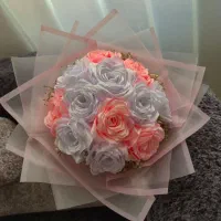 دسته گل دوازده شاخه ترکیب صورتی سفید