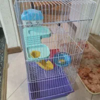 قفس همستر با وسایل بازی و آبخوری