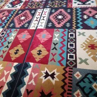 فرش 9متری و کنار تمیز در حد نو|فرش|صدرا-فارس, فاز ۲|دیوار