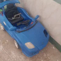 ماشین آبی خوشگل