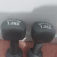 یک جفت دمبل ۱.۵ کیلویی