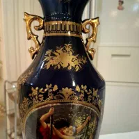 دوعدد گلدان سورمه ایی ارتفاع چهل وپنج شیک وسالم