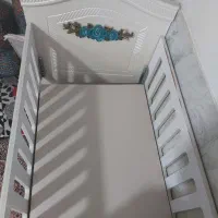 تخت و گهواره نوزادی