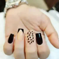 کاشت ناخن و کاشت مژه و کوتاهی و رنگ ولایت