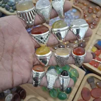 انگشترهای نقره با نگین های معدنی