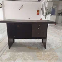 میز مطالعه با کیفیت و عالی و پشت مبلی