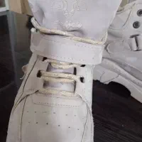 نیم بوت دخترانه کمربند ورزشی کتونی سفید|کیف، کفش، کمربند|صباشهر, |دیوار