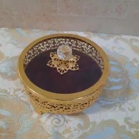 تعدادی ظروف در حد نو