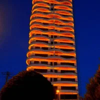 فقط-باید-دید-دید-ساحل-و-رودخانه-در-برج-طالقانی