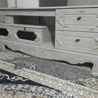 یک عدد میز تلویزیون کامل سالمه