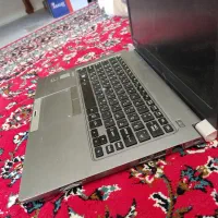 لپ تاپ توشیبا بسیار تمیز