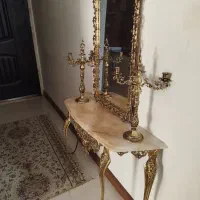 آیینه و شمعدان و کنسول