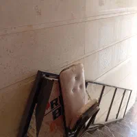 پله پیما معلول بر صندلی معلولین