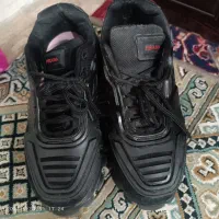 کتونی مشکی لژ دار