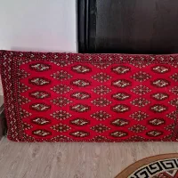 پشتی دست بافت تمیز و سالم