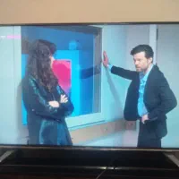 تلویزیون هوشمند هایسنس در حد نو بدون خط و خش