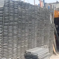 بالکن و قفسه با هم