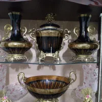 دوعدد گلدان ویک عدد میوه خوری ویک عدد شکلات خوری