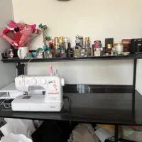 میز کار و کامپیوتر