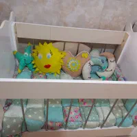 گهواره و میزتلویزیون