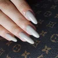 کاشت ناخن 250 فقط