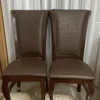 دو عدد صندلی