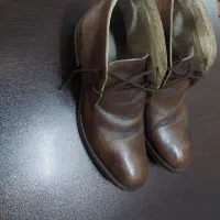 کفش چرم|کیف، کفش، کمربند|آفتاب, |دیوار