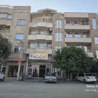 حیاط با ۱۸۰متر مغازه بر خیابان