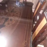 میز ناهار خوری چوب و جلو مبلی