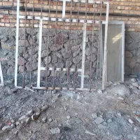 دوعدد پنجره اهنی ۲در۲