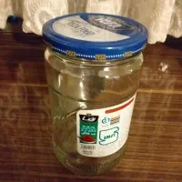 شیشه ای و دبه پلاستیکی