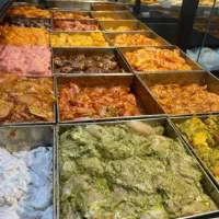 فروشنده گوشت مرغ ماهی