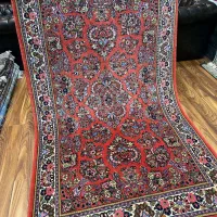 یک تخته قالیچه ۳ متری ساروق طرح گل آمریکایی